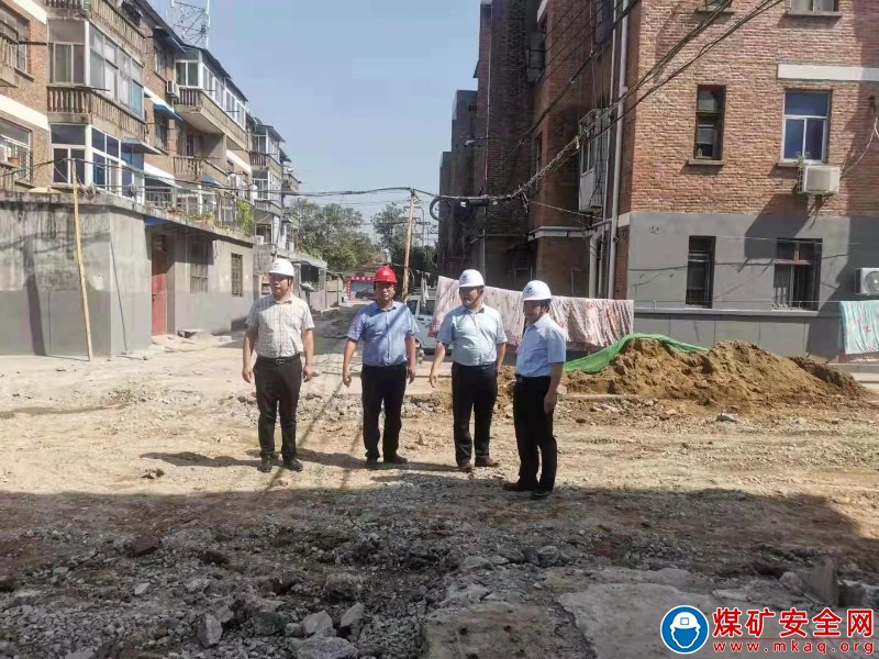 张宾到建安公司烈山区老旧小区改造项目部调研指导工作