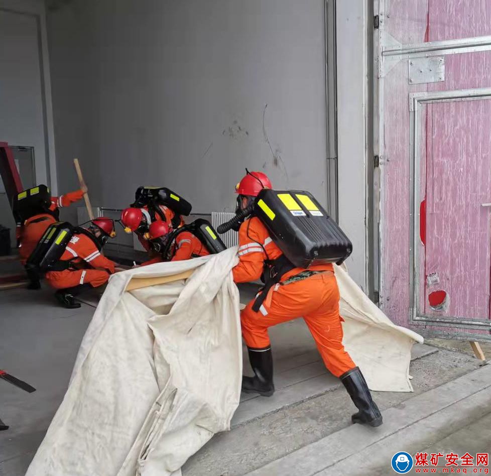 蒲白救护消防大队驻袁大滩煤矿救护消防中队创新管理全面提升队伍的战斗力