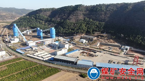 中煤矿建三十六处施工的双龙煤矿机头硐室提前完工