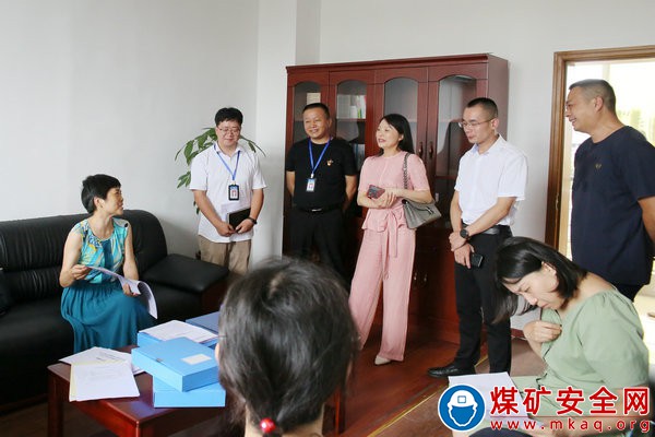 四川省人社厅联合考评验收龙滩公司“金牌劳动人事争议调解组织”