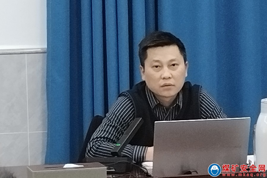 鲁班山北矿学习贯彻古叙煤田公司“一通三防”相关文件精神