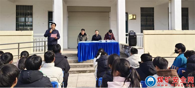 安徽庐江：郭河初级中学举行开学典礼活动