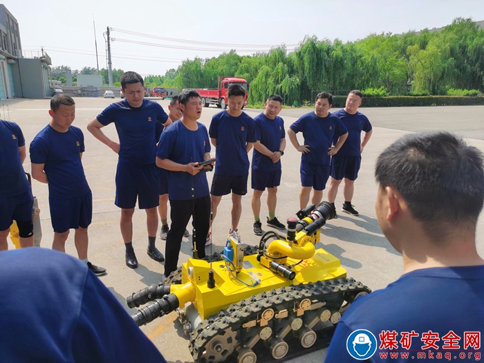 中煤新集公司救护大队：开展大型救援装备培训工作